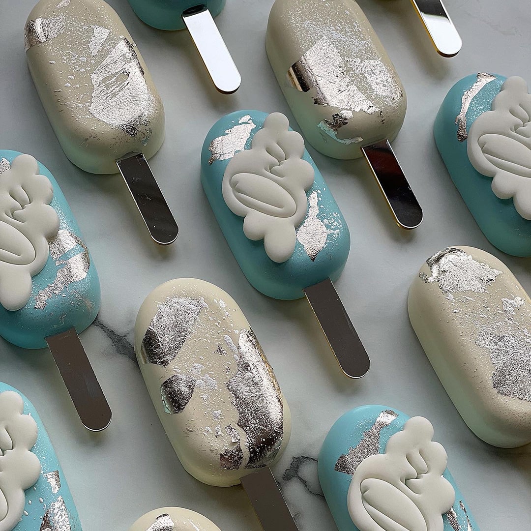 Baby birthday cakesicles-min